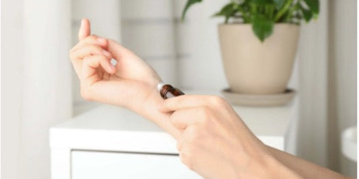 Essential Oils On The Go By H Circle